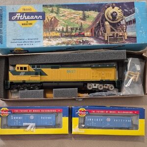 3 total Vintage Athearn-Yellow and Green Model Train Set
